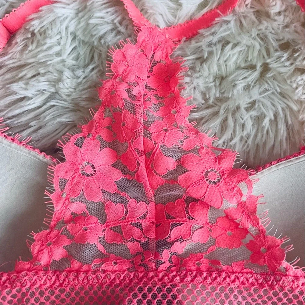 VICTORIAS SECRET Dream Angels Push Up Racerback Fishnet Bra Coral Pink Size 34D